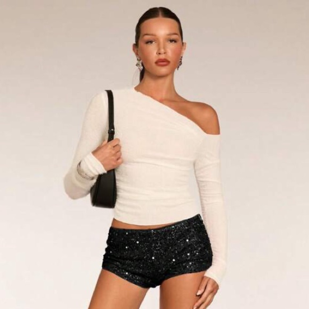 New Boutique Black Sequined Mini Shorts. Size Large (tall)